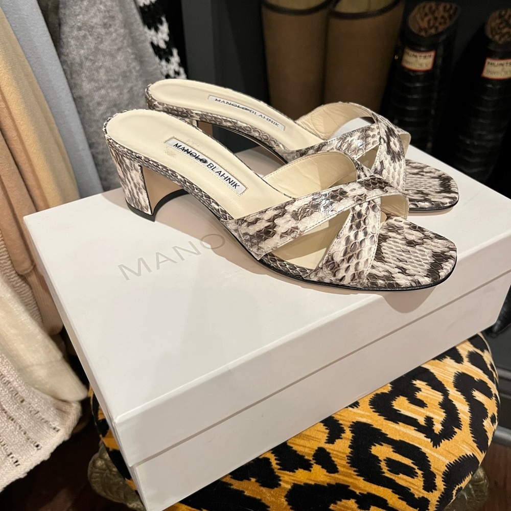 New Manolo Blahnik Block Heel Sandal Snakeskin 38 Black White high heel